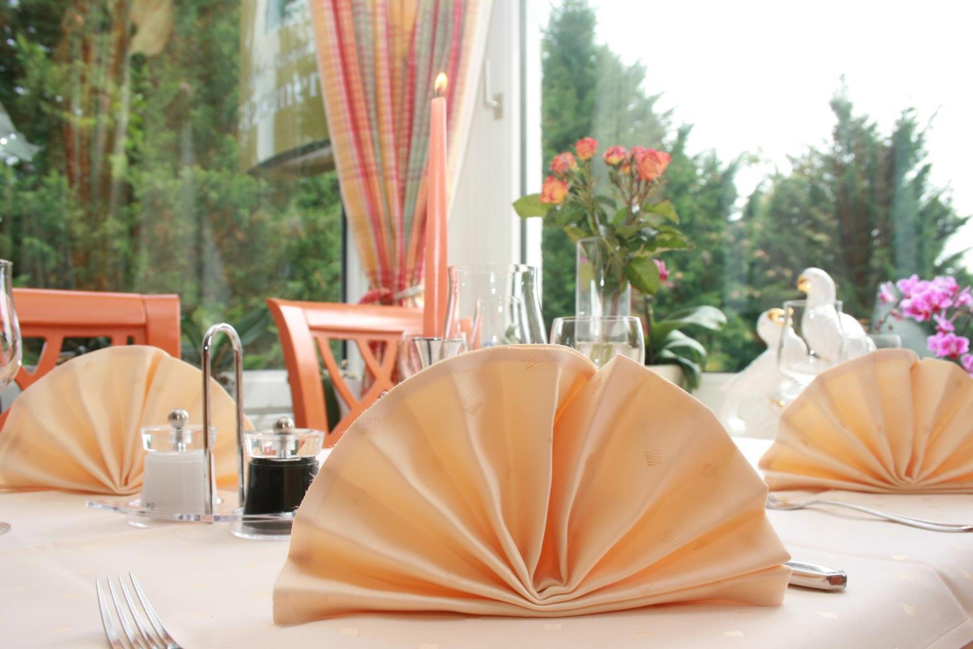 Hotel-Restaurant Fasanerie Marburg Bagian luar foto